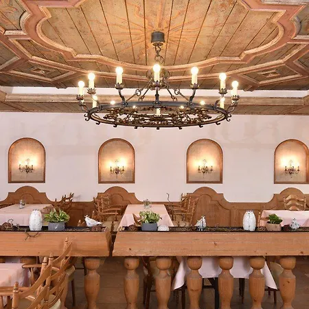 Kaiserpfalz Szálloda